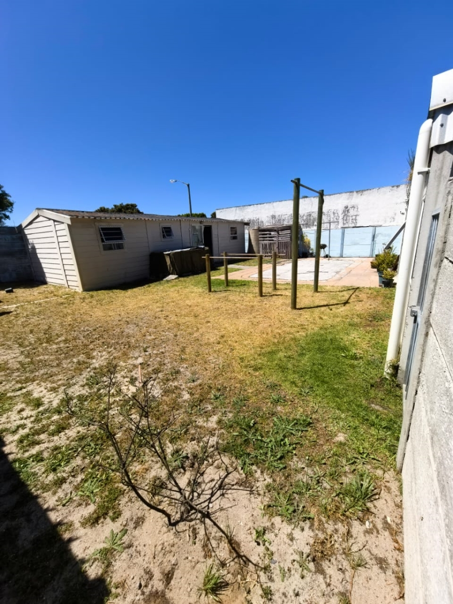 8 Bedroom Property for Sale in Turf Hall Estate Western Cape